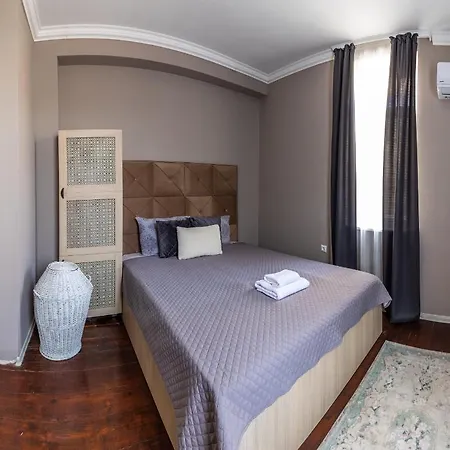 Apartment The Old House ✵ 2Bd Flat