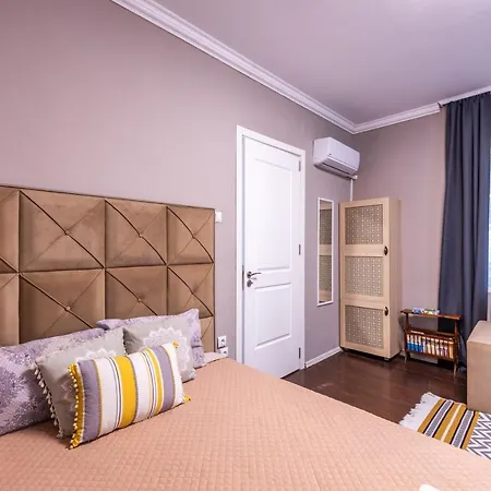 The Old House ✵ 2Bd Flat Warna