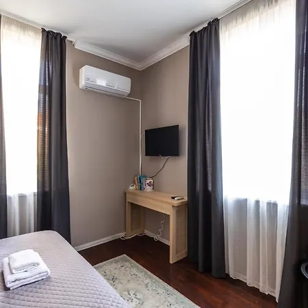 The Old House ✵ 2Bd Flat Warna